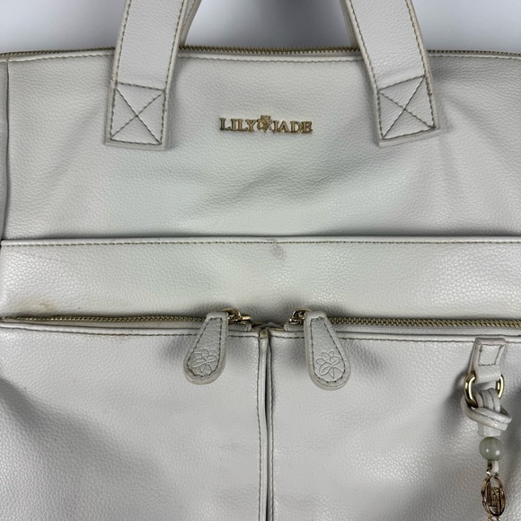 Lily Jade Caroline Convertible Diaper Bag – Vegan Leather – Light Gray - Picture 9 of 10